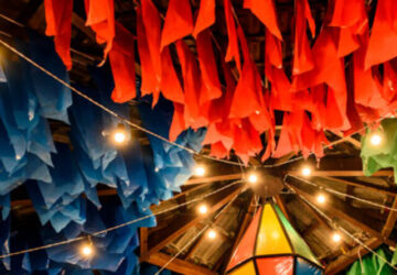 Decoração de festa junina - balão e bandeirinhas